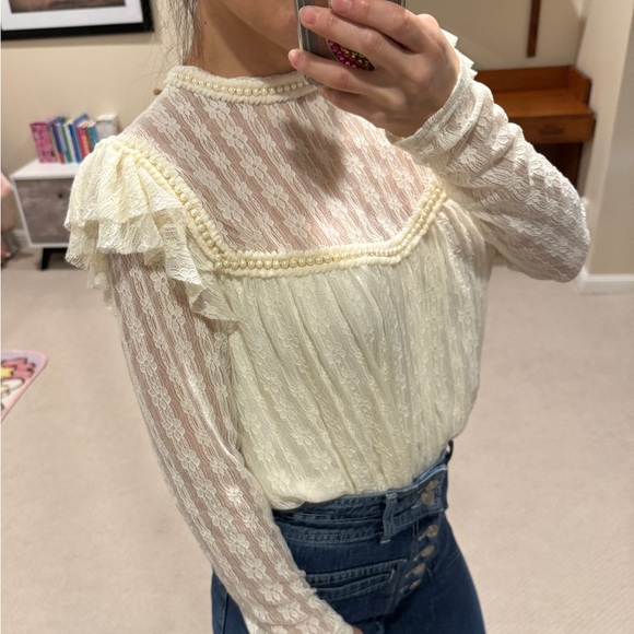 NWT Cream Lace Top With Pearl Trim - Picture 5 of 14
